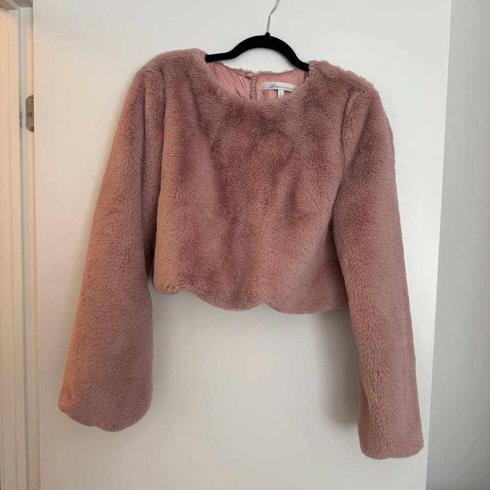 BrandNew✨LoversAndFriends fauxfur sweater in large